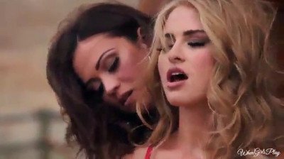 Outdoor lesbian sex