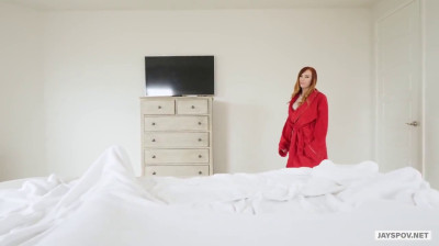 Mi madrastra es una ninfómana y siempre quiere mi polla