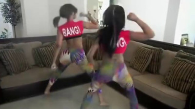 2 girl´s twerk II