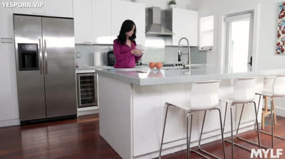 A MILF Made For Bribery