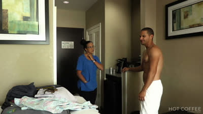 Zimmermaadchen laasst sich vom Gast flachlegen