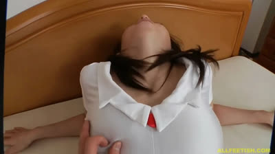 Kleine Asiaschlampe als Krankenschwester