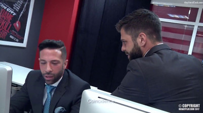 2 colleagues in the office fuck with pleasure