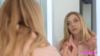 Molly fucks Gabbie with a vibrator