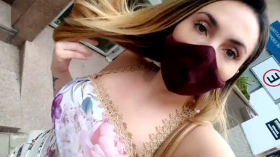 Con el vendedor de suplementos Mimi Boliviana