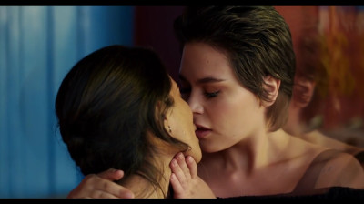 Reencuentro de amigas Gia Kush