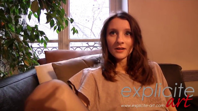 El culo de Pauline se examina
