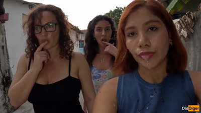 Cogiendo con tres chicas y cumwalk