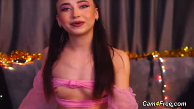 Steamy Sexy Babe Plays with Her Plump Pussy