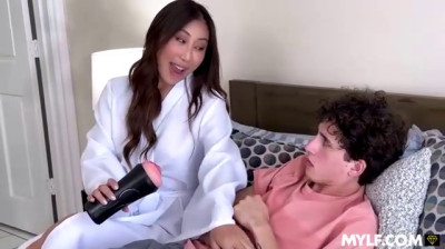 Asian Stepmom
