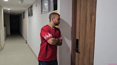 Mariana fucks phone technician