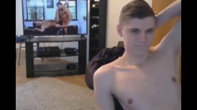 Twink Works Up a Sweat Rubbing One Out on Webcam