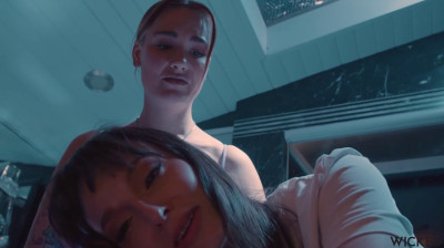 Siri Dahl, Lexi Luna - Breadcrumbs