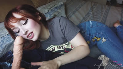 Ladynoire seduit la camera avec son gros cul