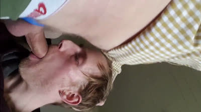 Sperma Schlucken - Amateur Twinks Lecken