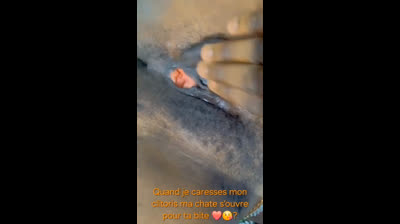 Viens mettre ta langue et sucer mon clitoris ❤️??