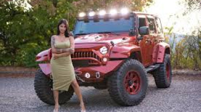 Escena 4 - Chicas sexys y paseos en coche