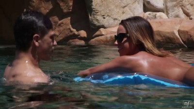 Tous les endroits sont bons pour baiser Jada