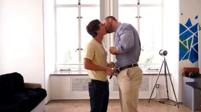 Student geneukt door zijn hetero leraar