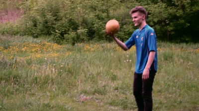 Non è un calciatore di talento ma è molto dotato