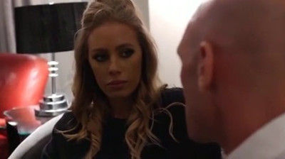 Nicole shows everything