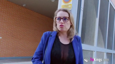 Deja su trabajo de teleoperadora por el porno