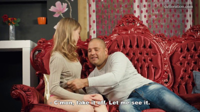 De eerste keer van een 18 jarig, maagdelijk schoolmeisje