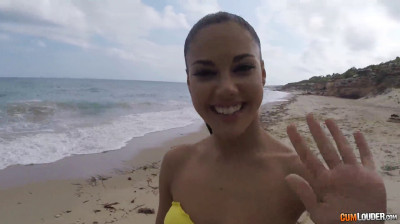 Follando sobre las olas del mar