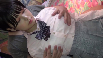 POV con una estudiante japonesa con uniforme