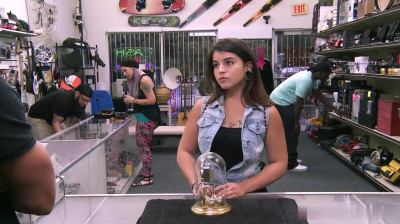 Sexy waitress gets a big tip in the pawn shop