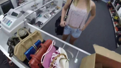 Sugar girl wants to pawn expensive purses