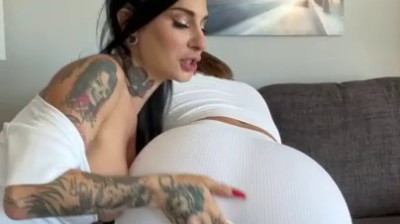 Two hot lesbians in a super JOI