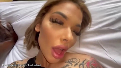 Bimbo asiática tatuada es follada por una BBC