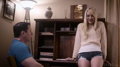 Papa excité aime les jeunes chattes