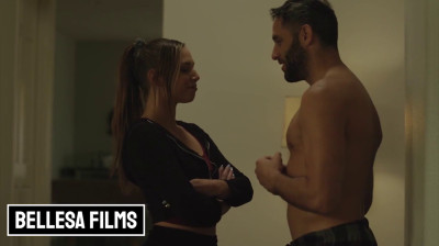 Llegando muy lejos con su compañero de piso