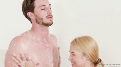 Milf massages a new victim