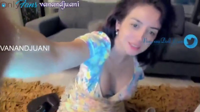 Stripchat-Muschi mit geschwollenen Runzellippen