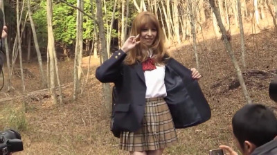 Jovencita italiana follando en público en Japón