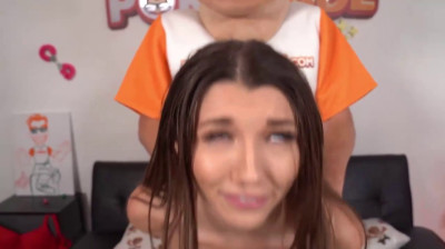 Casting porno d'une belle brune