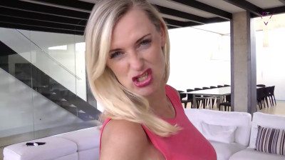 Dirty Tina masturbiert im Urlaub