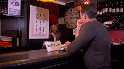 Tiffany Leiddi follando en la cocina