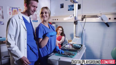 Prachtige roodharige verleidt de dokter