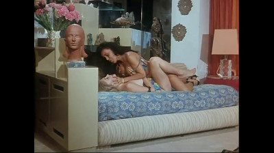 Moana Pozzi in "Bella di notte"