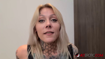 Holandesa amateur chupando polla profesionalmente