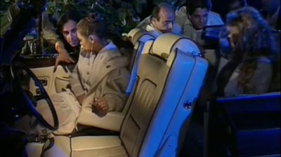 Zara Whites in een enorme gangbang