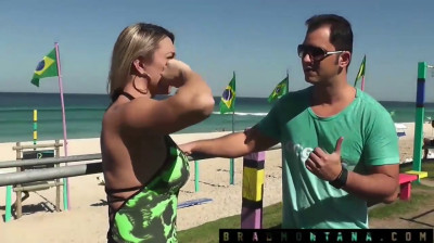 Desconhecido fode brasileira no rabo