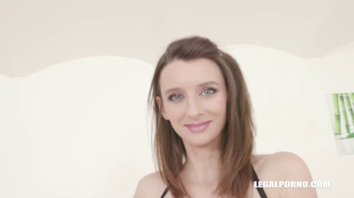Anal threesome with slim Belgian Pauline Cooper