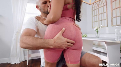 Hardcore interracial dicking with cute Carmela Clutch after working out