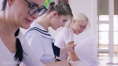 Sexy student seduces her teacher