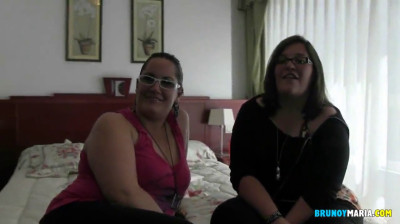 Polla joven para su esposa y su mejor amiga